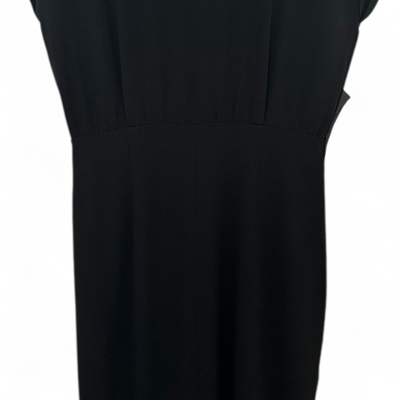 MM Lafleur Tory Dress in Black Size
6 Midi Faux Wrap Short Sleeve - Picture 8 of 11